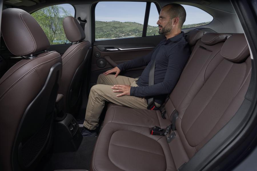 Интерьер BMW X1 xDrive25i xLine (F48) 2019 года  (WW) (фото 40 из 40)